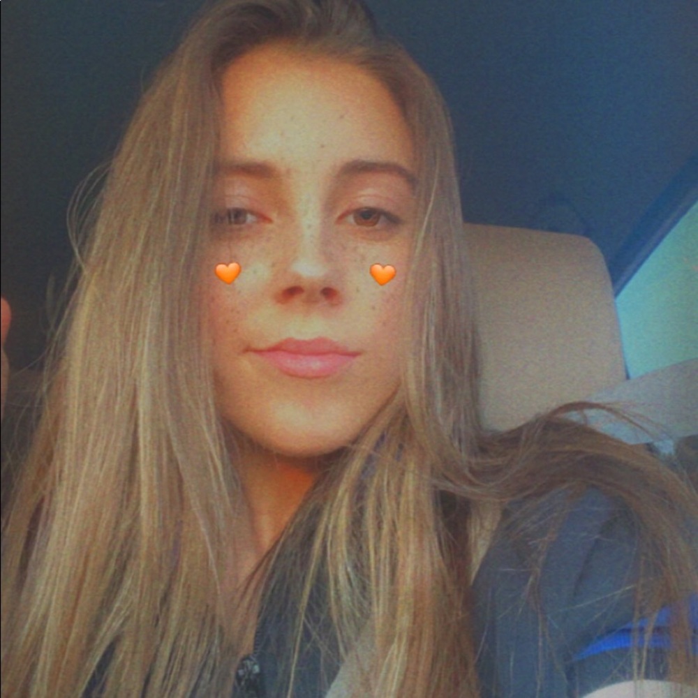 Meet your Posher, Ava